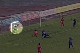 CLB Quảng Nam "mất oan" một bàn thắng vì trọng tài?