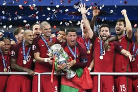 Đánh bại chủ nhà Pháp, Bồ Đào Nha lần đầu vô địch EURO