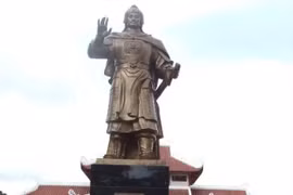 Nguồn cơn bởi tại ai?