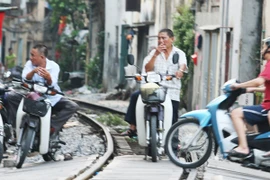 Đường ngang tự phát cản tham vọng đường sắt cao tốc Bắc - Nam