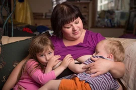 Chưa thấy chồng phản đối vì chậm cai sữa