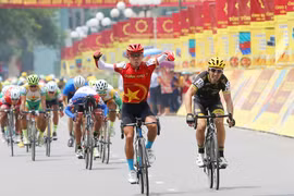 Huỳnh Thanh Tùng về nhất chặng nhờ cú nước rút ấn tượng