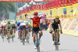 Huỳnh Thanh Tùng về nhất chặng nhờ cú nước rút ấn tượng