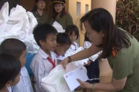 Nghĩa tình người chiến sỹ Công an Thủ đô trên đảo tiền tiêu Tổ quốc