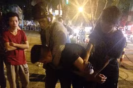 Mải mê chơi Pokemon GO, cô gái bị giật phăng iPhone 6 Plus