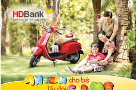 Tặng 7.500 mũ bảo hiểm cho trẻ khi tham gia giao thông