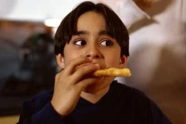 Trẻ tăng động dễ rối loạn kiểm soát ăn uống