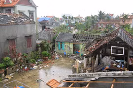 Bão số 2 càn quét các tỉnh đồng bằng Bắc bộ