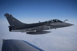 Anh triển khai thêm 1.000 quân và 4 máy bay Typhoon tới đông Âu