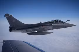 Anh triển khai thêm 1.000 quân và 4 máy bay Typhoon tới đông Âu