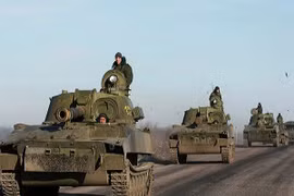 Mỗi ngày, quân đội Donetsk tuyển được 200 lính tình nguyện