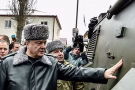Ukraine chuyển tới Mỹ bản danh sách vũ khí cần thiết