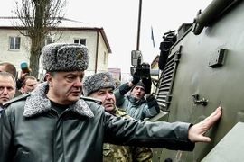 Ukraine chuyển tới Mỹ bản danh sách vũ khí cần thiết