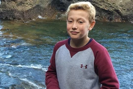 Cậu bé 11 tuổi treo cổ tự vẫn vì tin "trò đùa" bạn gái 13 tuổi qua đời