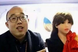 "Ế thâm niên", chàng kỹ sư tự chế tạo cô vợ robot