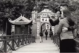 Nhìn lại "Hà Nội sau 60 ngày đêm huyết lệ"