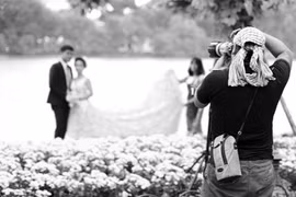 Studio truyền thống đang mất khách