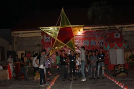 Những đêm trăng nhân ái