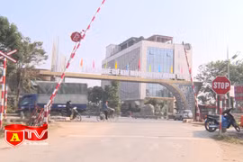 Rà soát các lối đi tự mở sau vụ tàu đâm va xe đầu kéo tại Thường Tín 