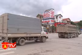 Chuyển biến tích cực tại những điểm nóng về xe quá tải tại Hà Nội 