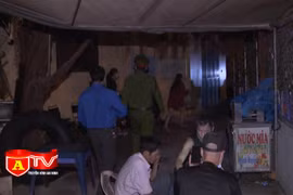 Tuần tra nhắc nhở hàng quán thực hiện nghiêm quy định phòng chống dịch bệnh