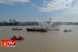Diễn tập phương án chữa cháy và cứu nạn, cứu hộ tại Bến du lịch Sông Hồng năm 2021