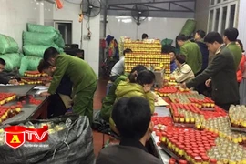 Cận cảnh dây chuyền sản xuất sa tế giả mạo nhãn hiệu