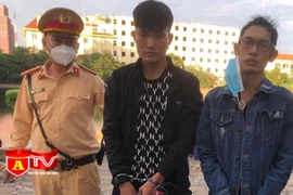 Giấu ma túy trong mũ bảo hiểm để qua chốt 141