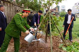 Hoạt động thiết thực đầu xuân của Công an huyện Phú Xuyên