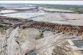 Dòng sông ở Zambia 'đột tử' vì nước thải axit từ mỏ của Trung Quốc