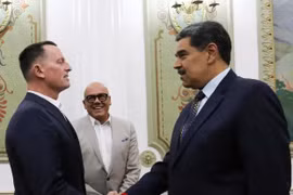 Tổng thống Venezuela tiếp đặc phái viên Mỹ bàn về các chuyến bay trục xuất
