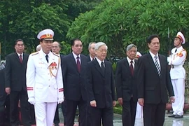 Lãnh đạo Đảng, Nhà nước dâng hương tưởng niệm các Anh hùng liệt sỹ