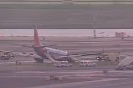 Máy bay Boeing gặp sự cố khi hạ cánh tại New York