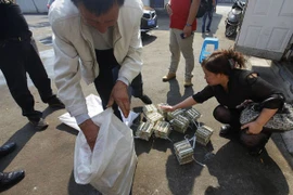 Bồi thường hàng chục nghìn đồng tiền lẻ