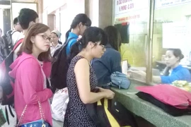 Từ hôm nay, hành khách được tự in vé tàu