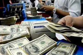 Giá USD tăng trở lại, chứng khoán quay đầu giảm