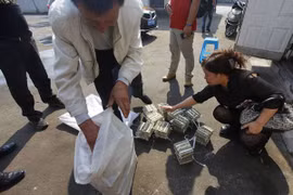 Bồi thường hàng chục nghìn đồng tiền lẻ