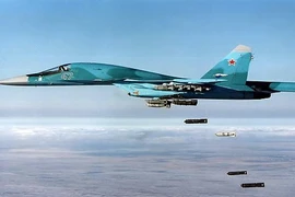 Nga tăng quân và triển khai một phi đội Su-34 tới biên giới Ukraine