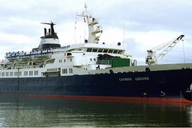 Con tàu ma chở đầy chuột ăn thịt đang lao thẳng vào bờ biển nước Anh