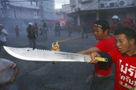 Ngừng phong tỏa Bangkok: “Võ sĩ áo vàng” có dấu hiệu đuối sức