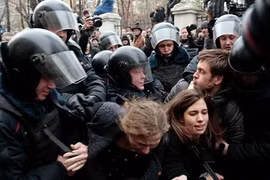 Cảnh sát Nga bắt giam 500 người biểu tình bất hợp pháp
