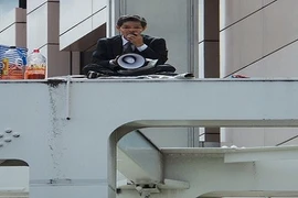 Tự thiêu ở Tokyo để phản đối chính sách phòng thủ tập thể 