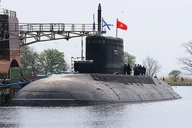 Việt Nam nhận tàu ngầm Kilo vào ngày kỷ niệm Cách mạng tháng 10 Nga