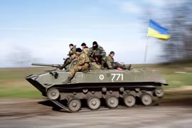 Ukraine dọa áp đặt thiết quân luật tại Donbas nếu thỏa thuận ngừng bắn thất bại