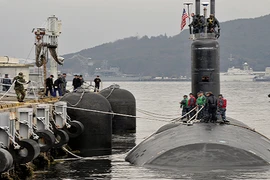 Tàu ngầm hạt nhân tấn công lớp Los Angeles của Mỹ cập cảng Hàn Quốc