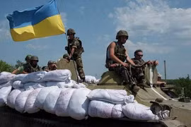 Hơn 400 lính Ukraine chạy sang Nga xin tị nạn trong đêm