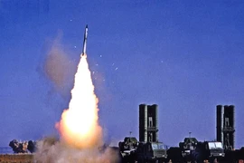 Trung Quốc và Nga hợp tác sản xuất 33 hạng mục tên lửa