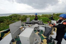 6 khinh hạm Đài Loan hộ tống thiết bị ra xây dựng trái phép tại Trường Sa