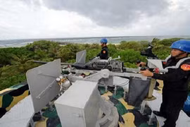 6 khinh hạm Đài Loan hộ tống thiết bị ra xây dựng trái phép tại Trường Sa