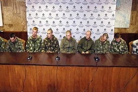 6 tiểu đoàn Ukraine đổi lấy 10 lính dù Nga